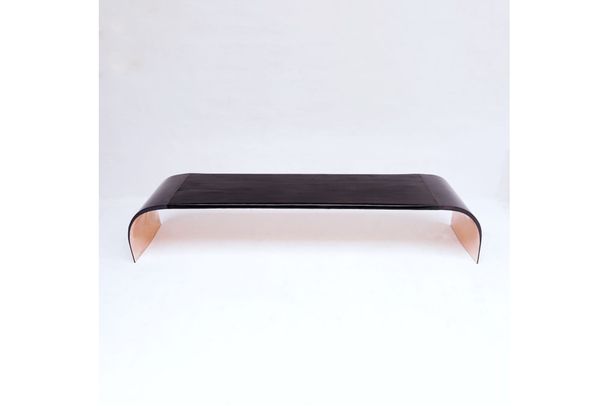 <a href=https://www.galeriegosserez.com/gosserez/artistes/loellmann-valentin.html>Valentin Loellmann </a> - Copper - Arch Table